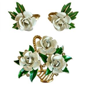 Vintage Signed Crown Trifari White Flower Basket Brooch And Clip Earrings Set